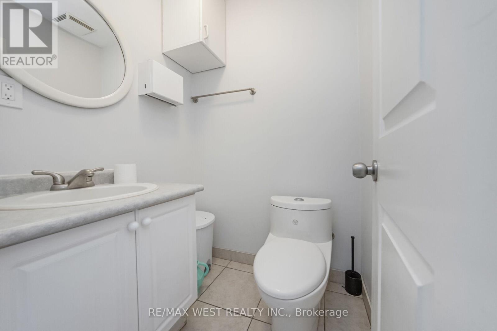 19 - 1662 Bonhill Road, Mississauga, Ontario  L5T 1E1 - Photo 14 - W12369714