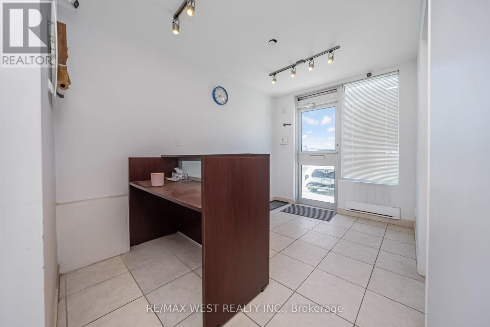 19 - 1662 Bonhill Road, Mississauga, Ontario  L5T 1E1 - Photo 8 - W12369714