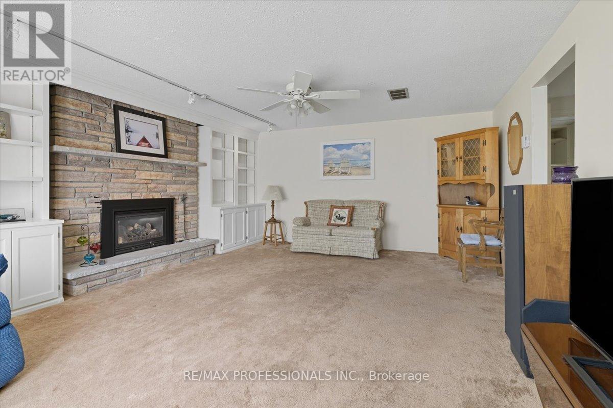 369 The Captain's Cor, Kawartha Lakes (Bobcaygeon), Ontario  K0M 1A0 - Photo 11 - X12445048