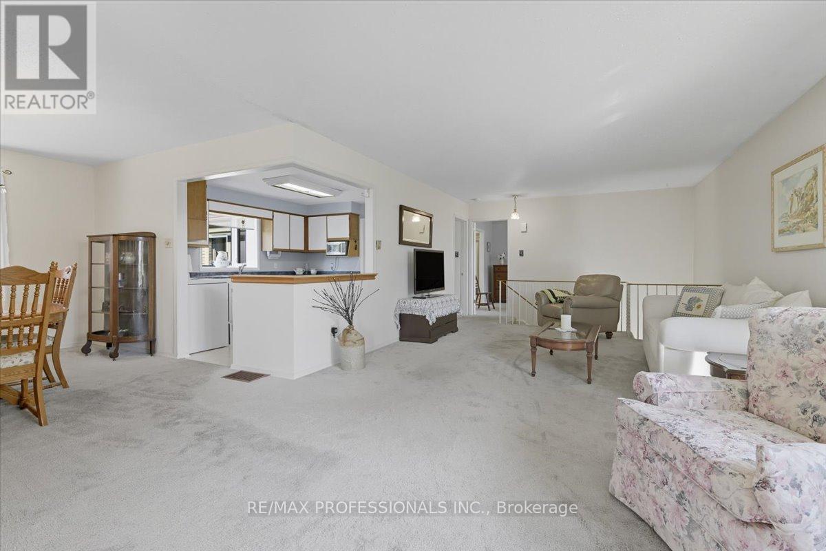 369 The Captain's Cor, Kawartha Lakes (Bobcaygeon), Ontario  K0M 1A0 - Photo 17 - X12445048