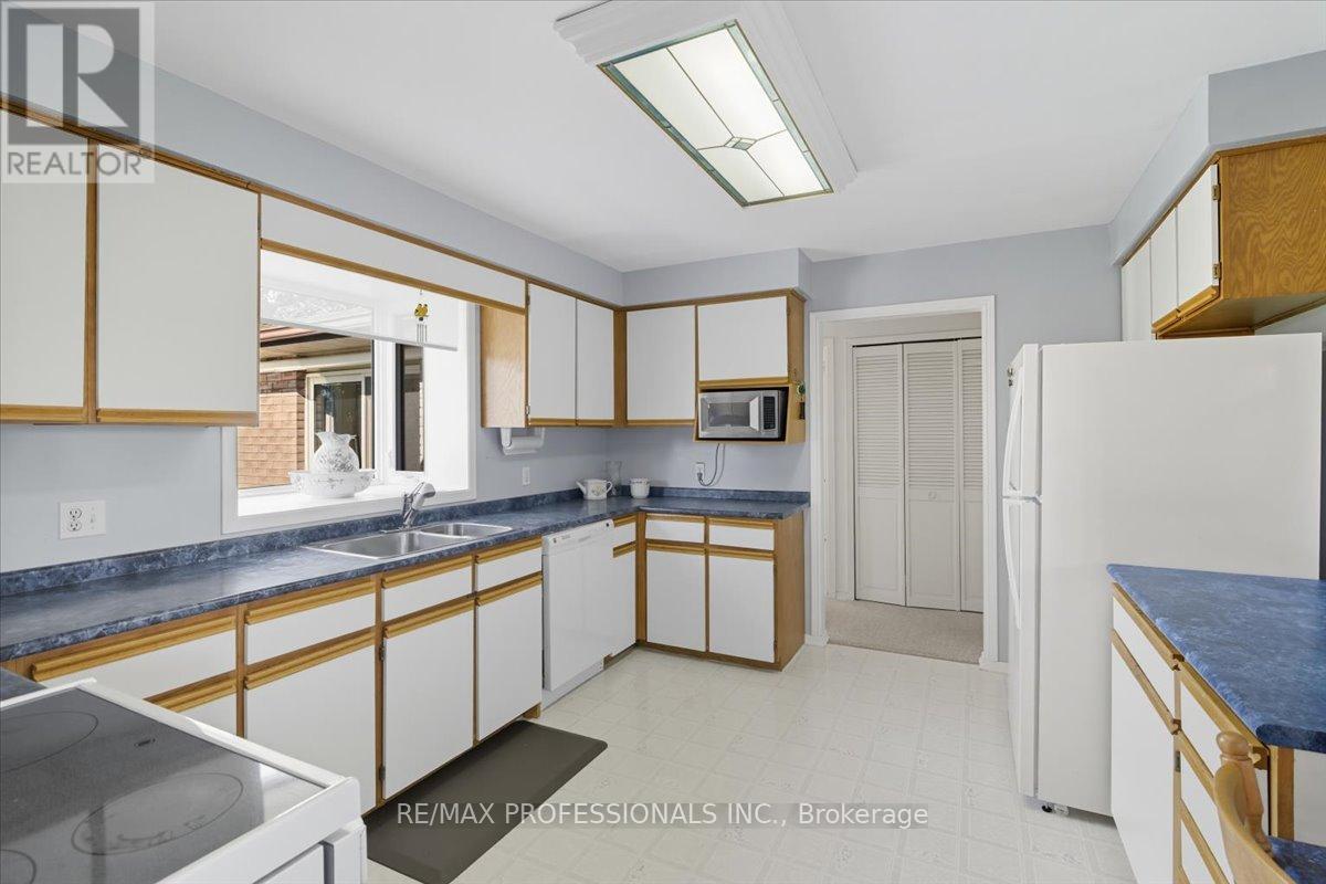 369 The Captain's Cor, Kawartha Lakes (Bobcaygeon), Ontario  K0M 1A0 - Photo 23 - X12445048