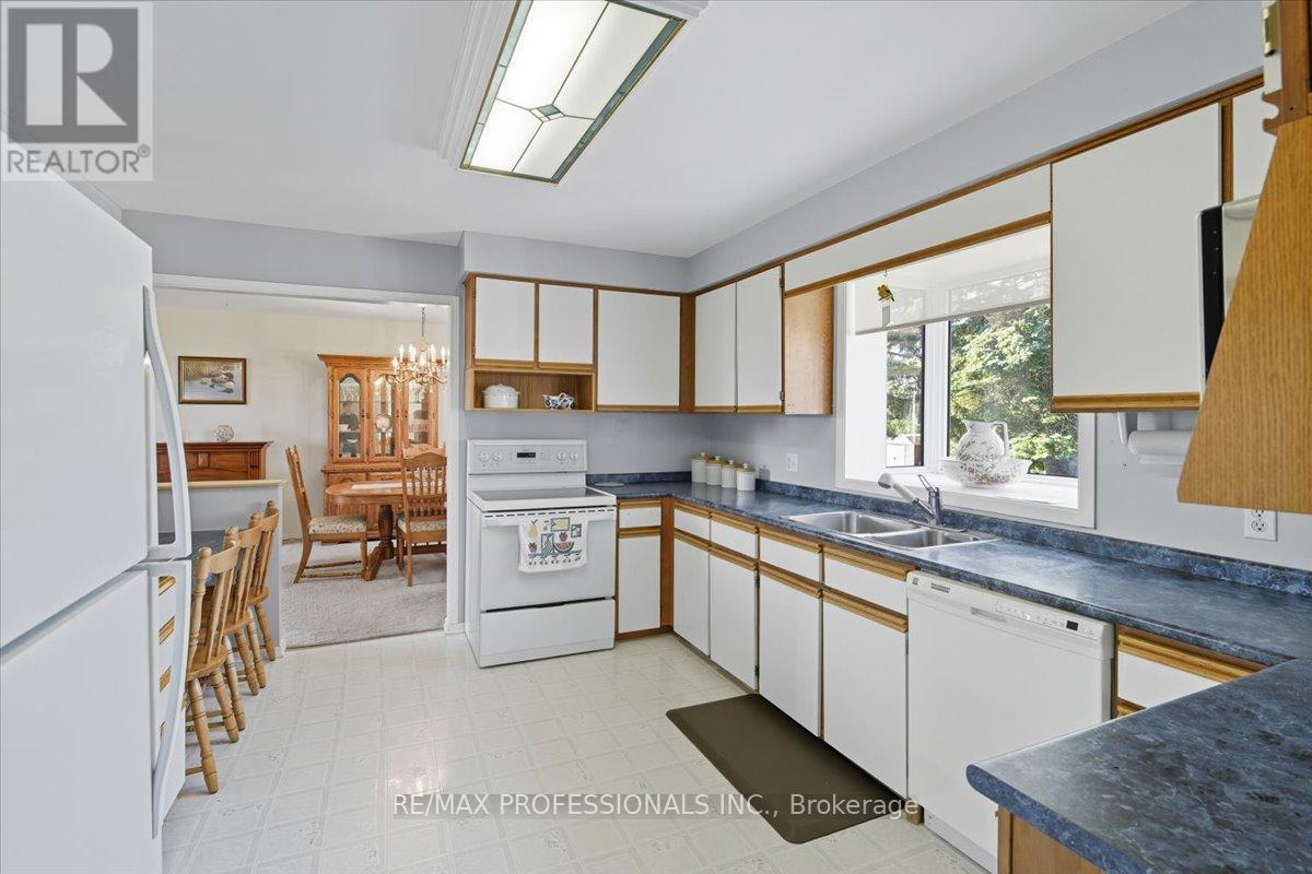 369 The Captain's Cor, Kawartha Lakes (Bobcaygeon), Ontario  K0M 1A0 - Photo 24 - X12445048