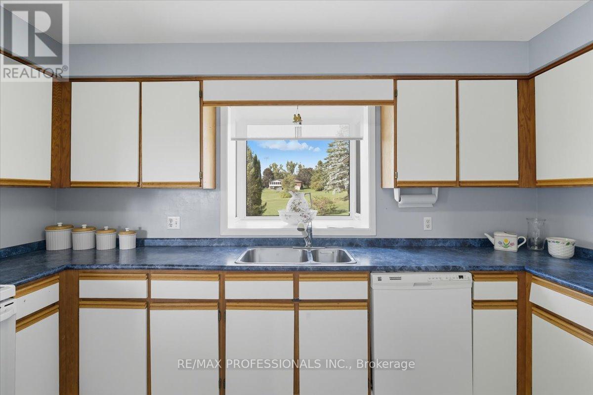 369 The Captain's Cor, Kawartha Lakes (Bobcaygeon), Ontario  K0M 1A0 - Photo 25 - X12445048