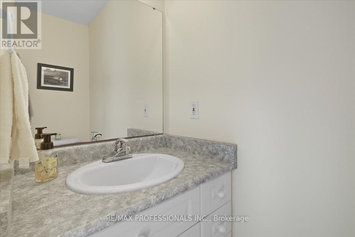 369 The Captain's Cor, Kawartha Lakes (Bobcaygeon), Ontario  K0M 1A0 - Photo 35 - X12445048