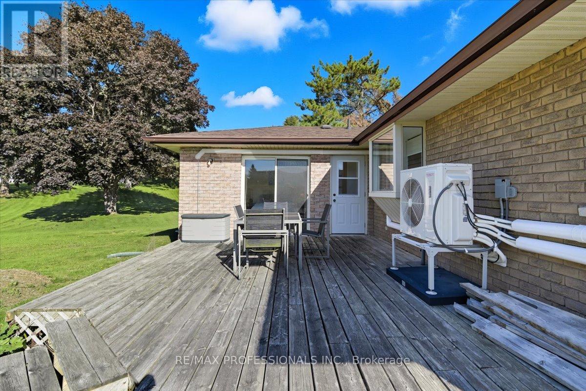 369 The Captain's Cor, Kawartha Lakes (Bobcaygeon), Ontario  K0M 1A0 - Photo 37 - X12445048