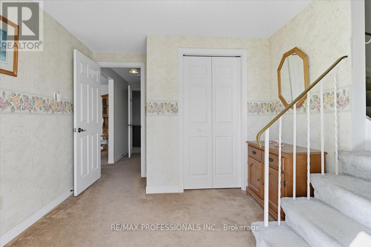 369 The Captain's Cor, Kawartha Lakes (Bobcaygeon), Ontario  K0M 1A0 - Photo 8 - X12445048