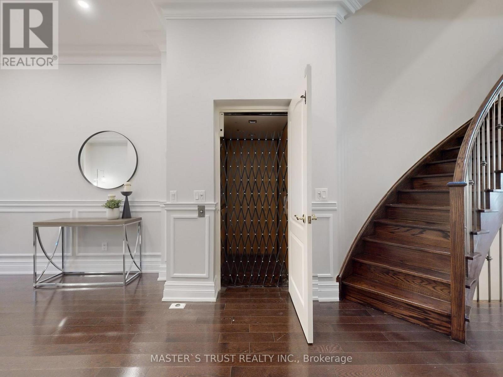 11 - 260 Russell Hill Road, Toronto (Casa Loma), Ontario  M4V 2T2 - Photo 16 - C12445074