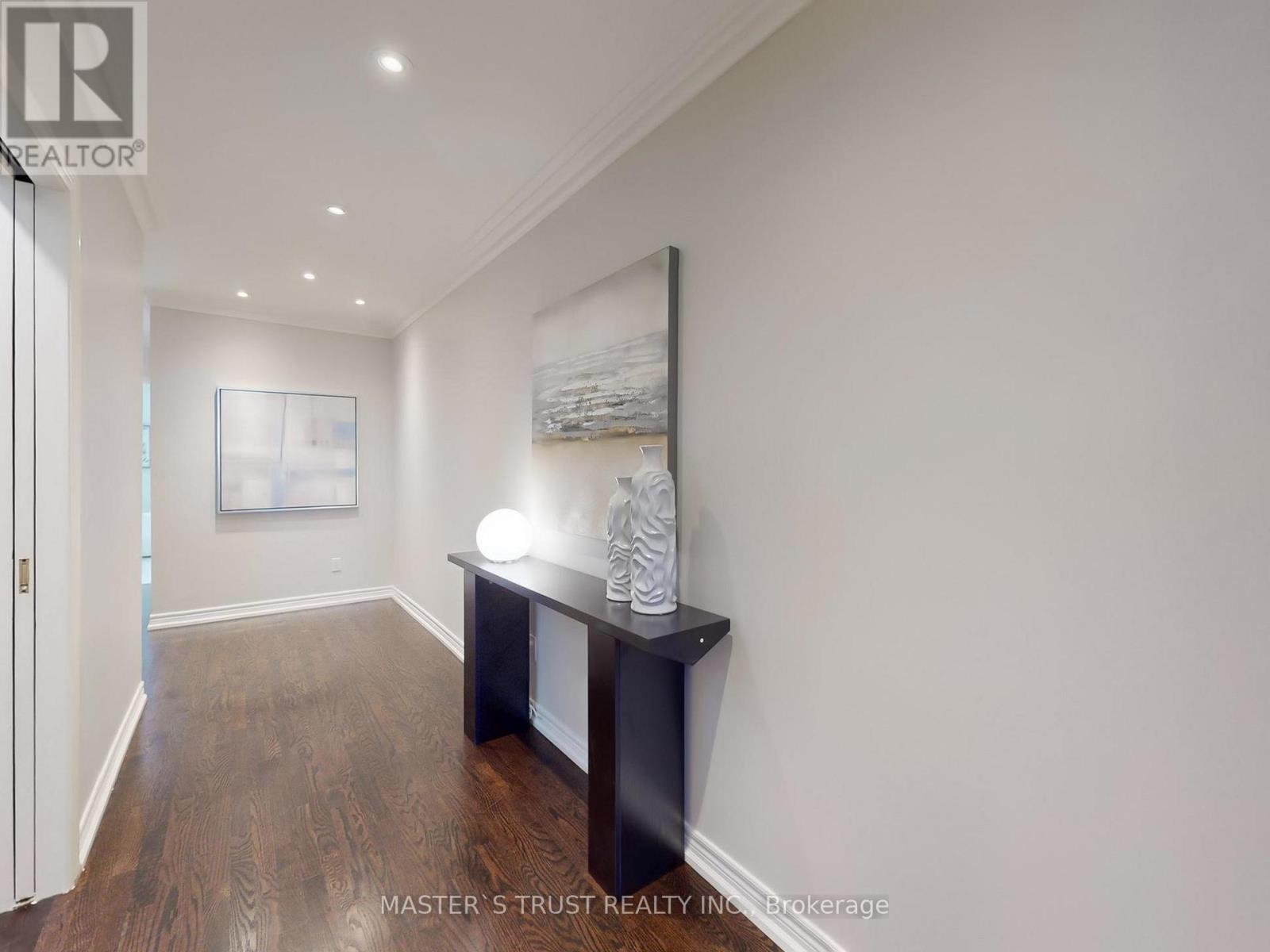 11 - 260 Russell Hill Road, Toronto (Casa Loma), Ontario  M4V 2T2 - Photo 20 - C12445074
