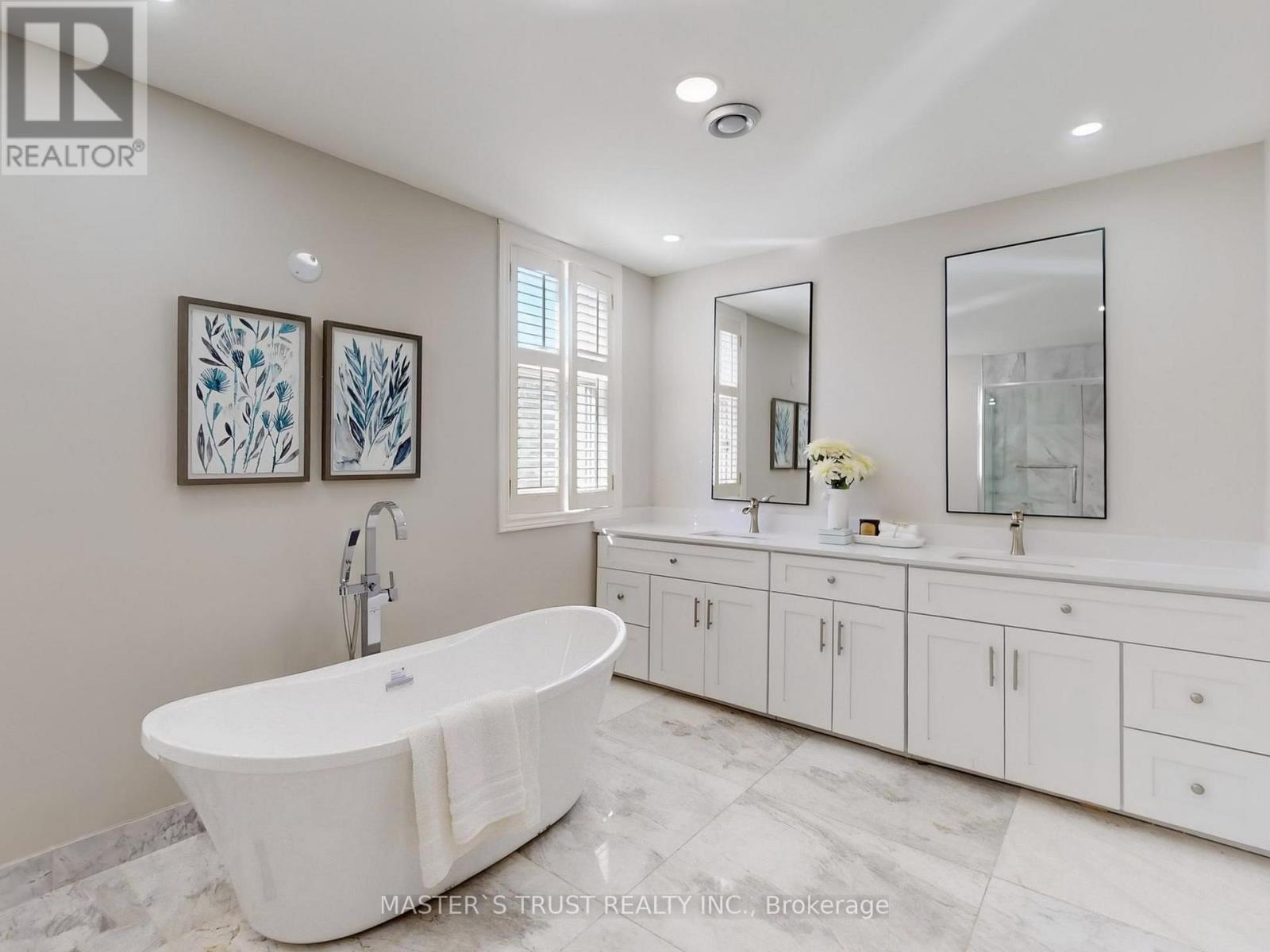 11 - 260 Russell Hill Road, Toronto (Casa Loma), Ontario  M4V 2T2 - Photo 28 - C12445074