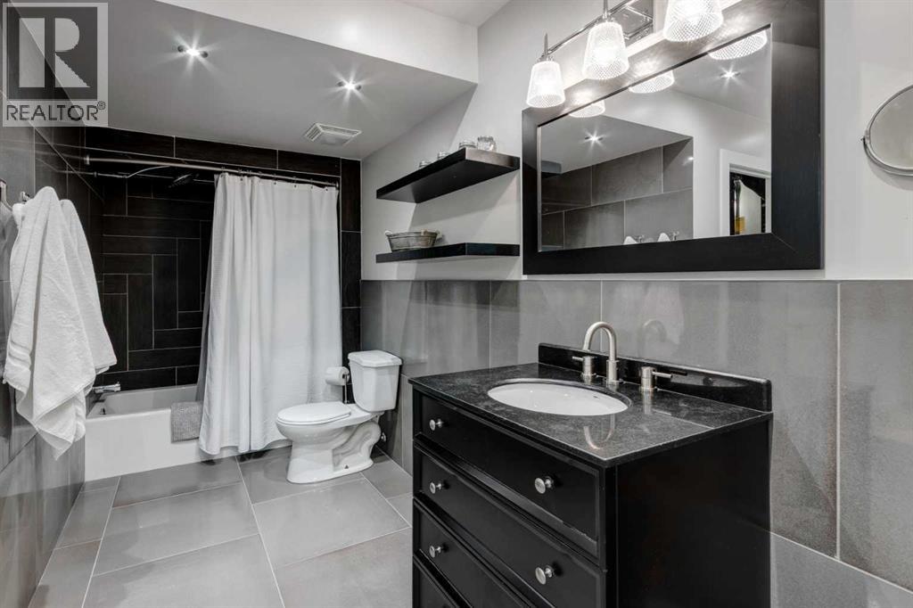 120 West Creek Close, Chestermere, Alberta  T1X 1M2 - Photo 23 - A2243766