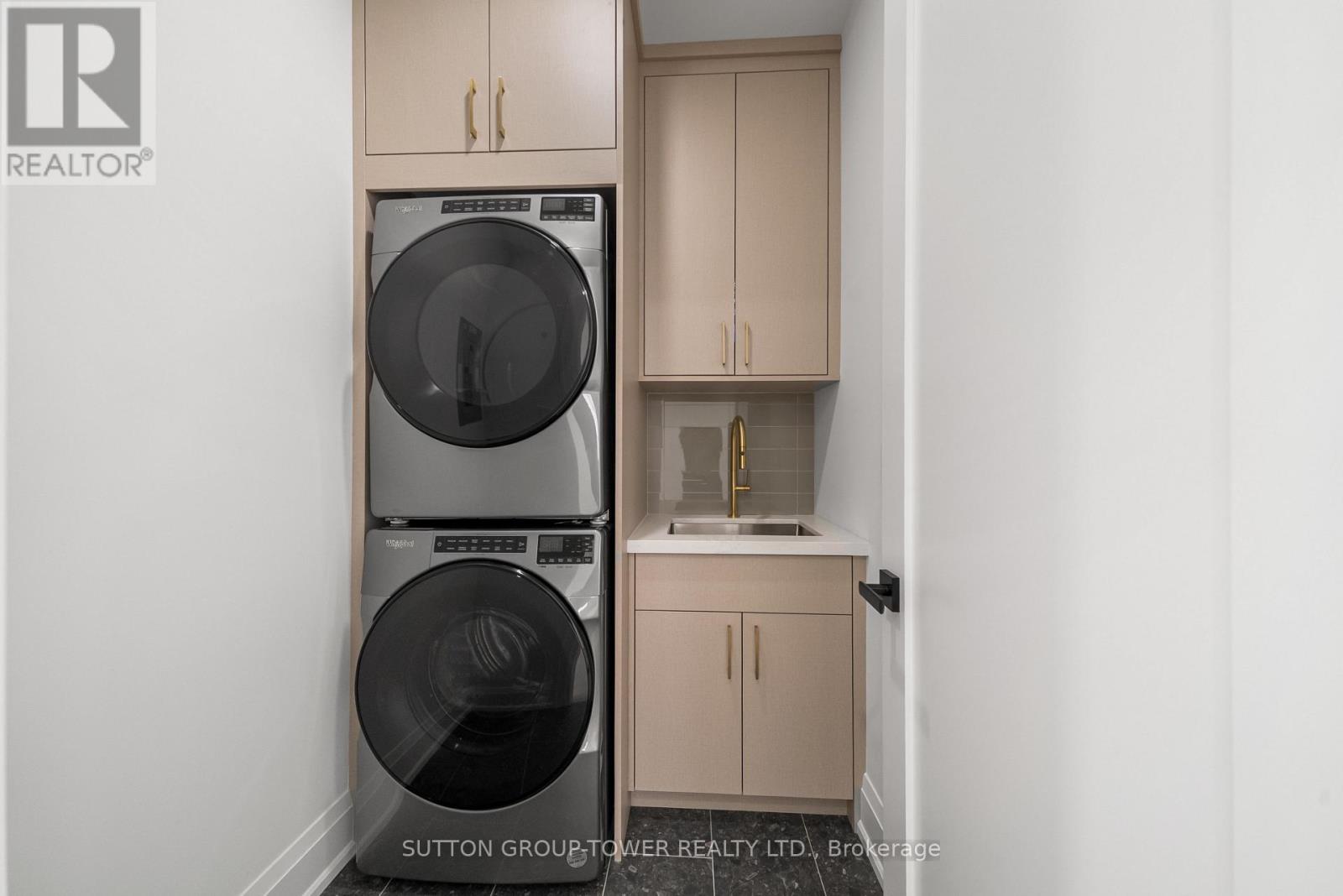 121 Edgecroft Road, Toronto (Stonegate-Queensway), Ontario  M8Z 2C2 - Photo 43 - W12224183
