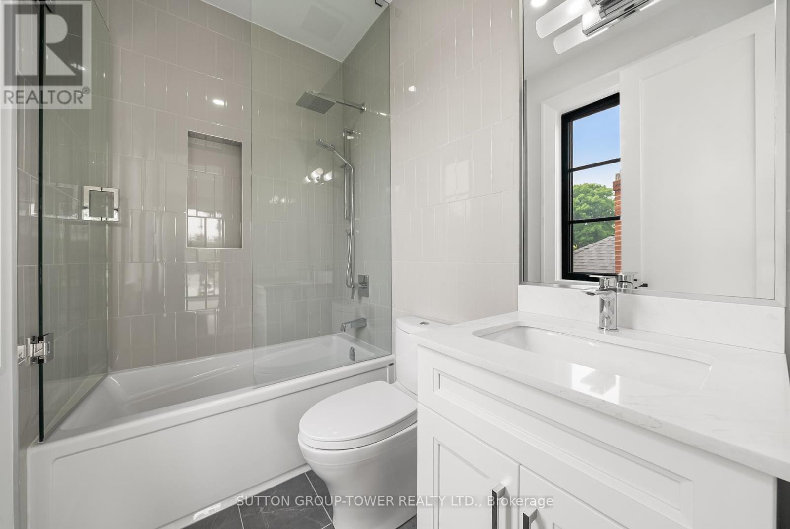 121 Edgecroft Road, Toronto (Stonegate-Queensway), Ontario  M8Z 2C2 - Photo 47 - W12224183