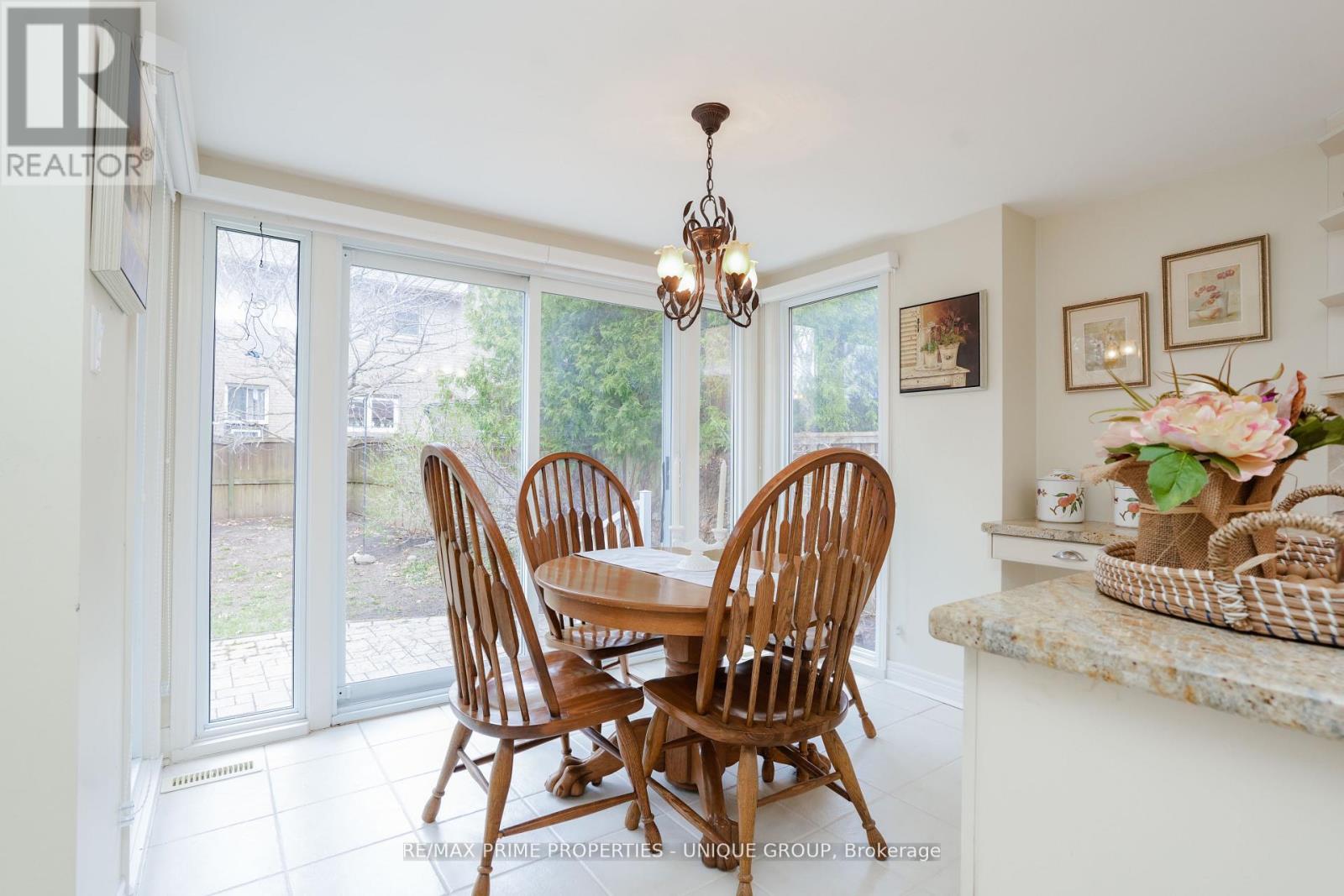 9 Longwater Chase, Markham (Unionville), Ontario  L3R 4A1 - Photo 10 - N12445067