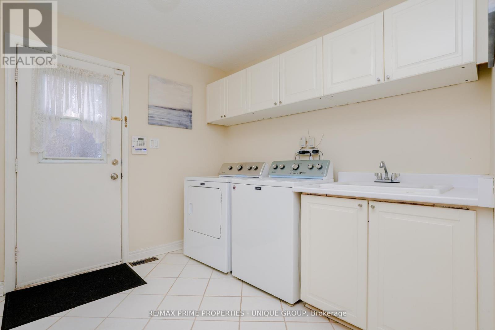9 Longwater Chase, Markham (Unionville), Ontario  L3R 4A1 - Photo 12 - N12445067