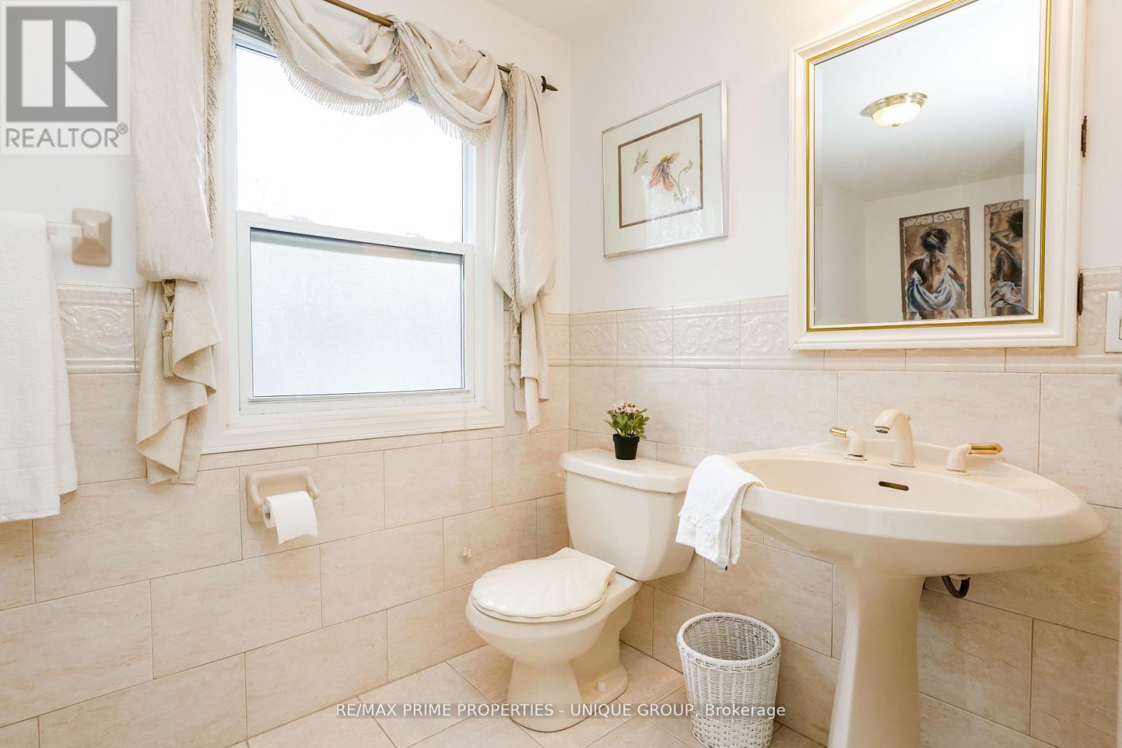 9 Longwater Chase, Markham (Unionville), Ontario  L3R 4A1 - Photo 18 - N12445067