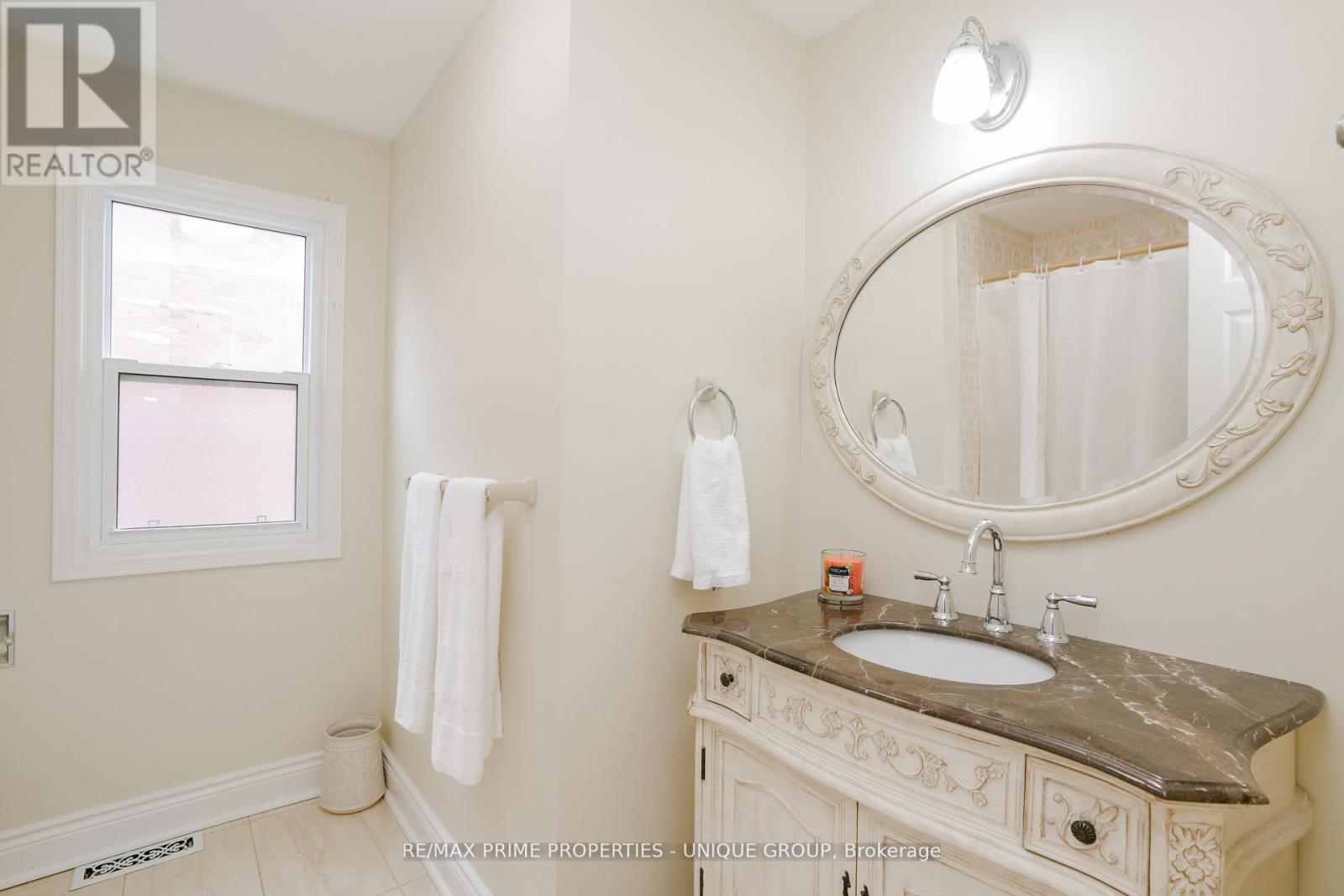 9 Longwater Chase, Markham (Unionville), Ontario  L3R 4A1 - Photo 23 - N12445067