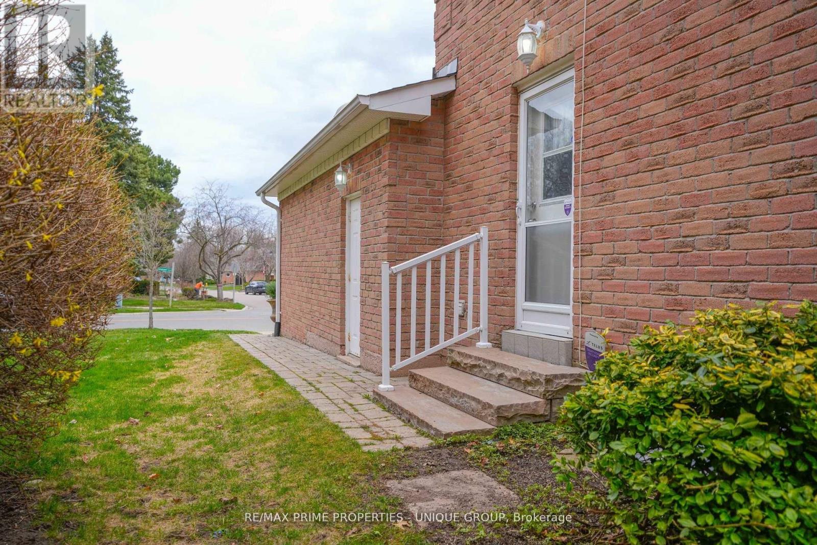 9 Longwater Chase, Markham (Unionville), Ontario  L3R 4A1 - Photo 25 - N12445067