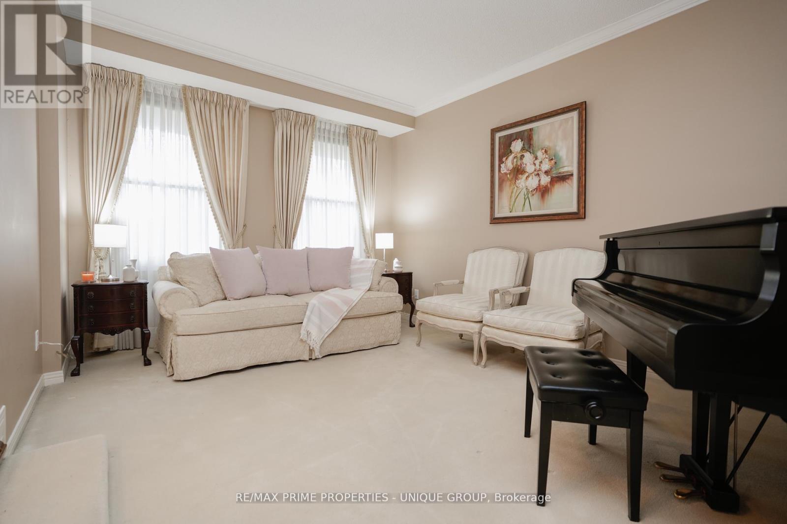 9 Longwater Chase, Markham (Unionville), Ontario  L3R 4A1 - Photo 4 - N12445067