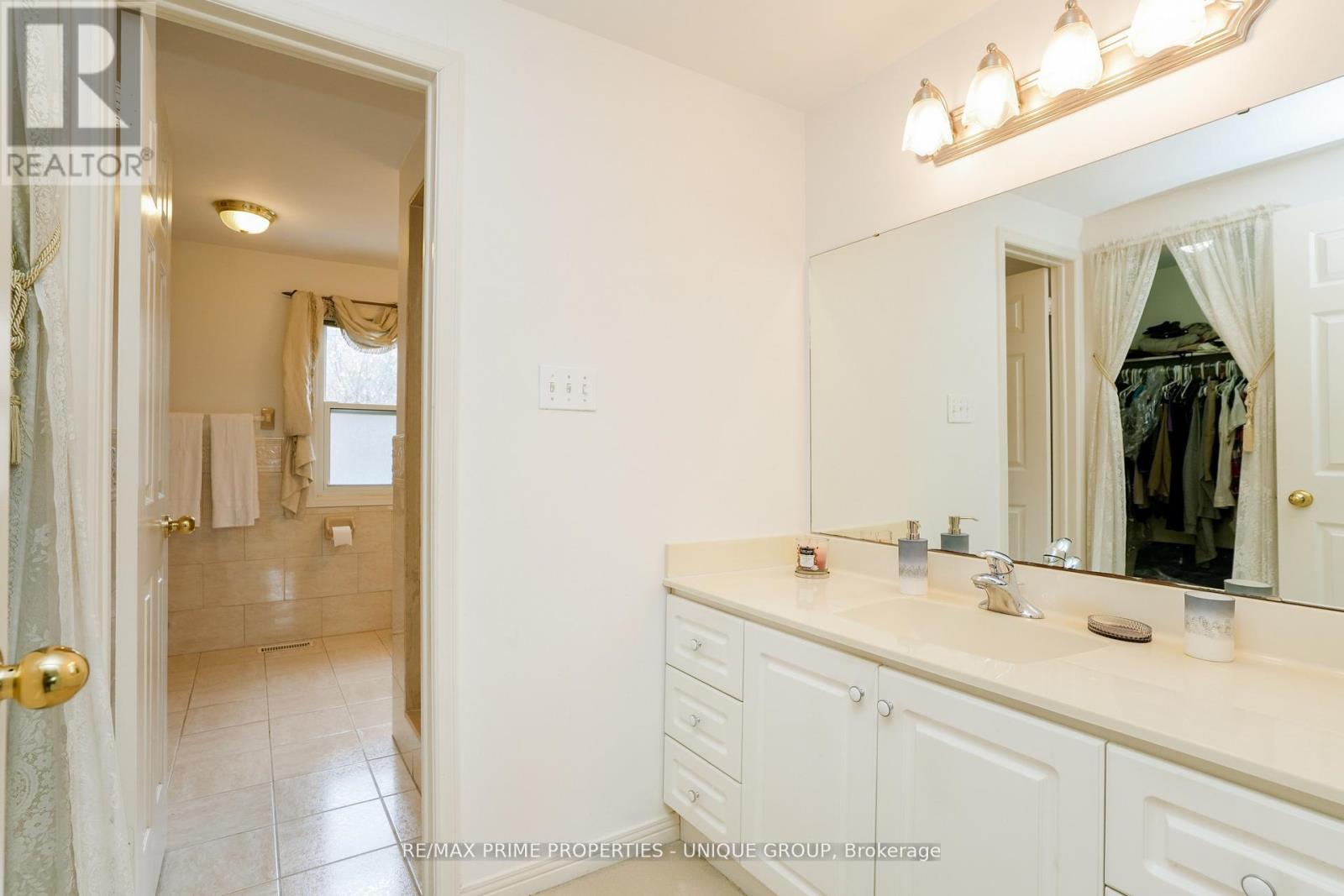 9 Longwater Chase, Markham (Unionville), Ontario  L3R 4A1 - Photo 40 - N12445067