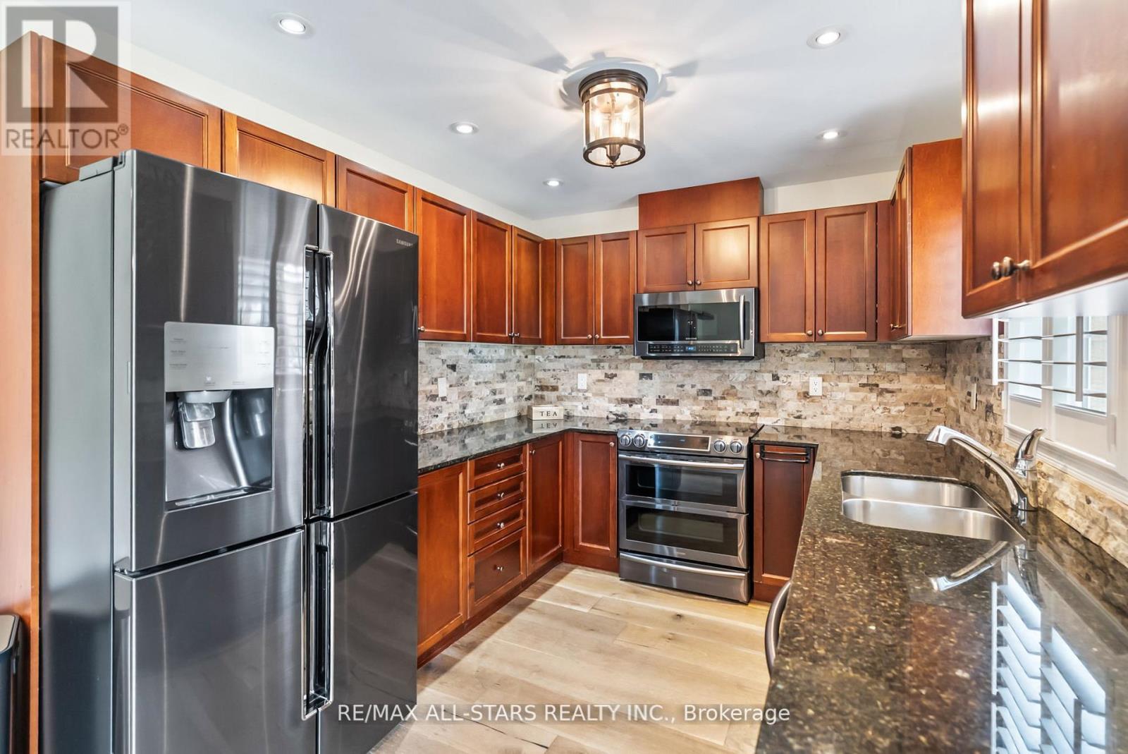 32 Meadows End Crescent, Uxbridge, Ontario  L9P 0A5 - Photo 11 - N12445079