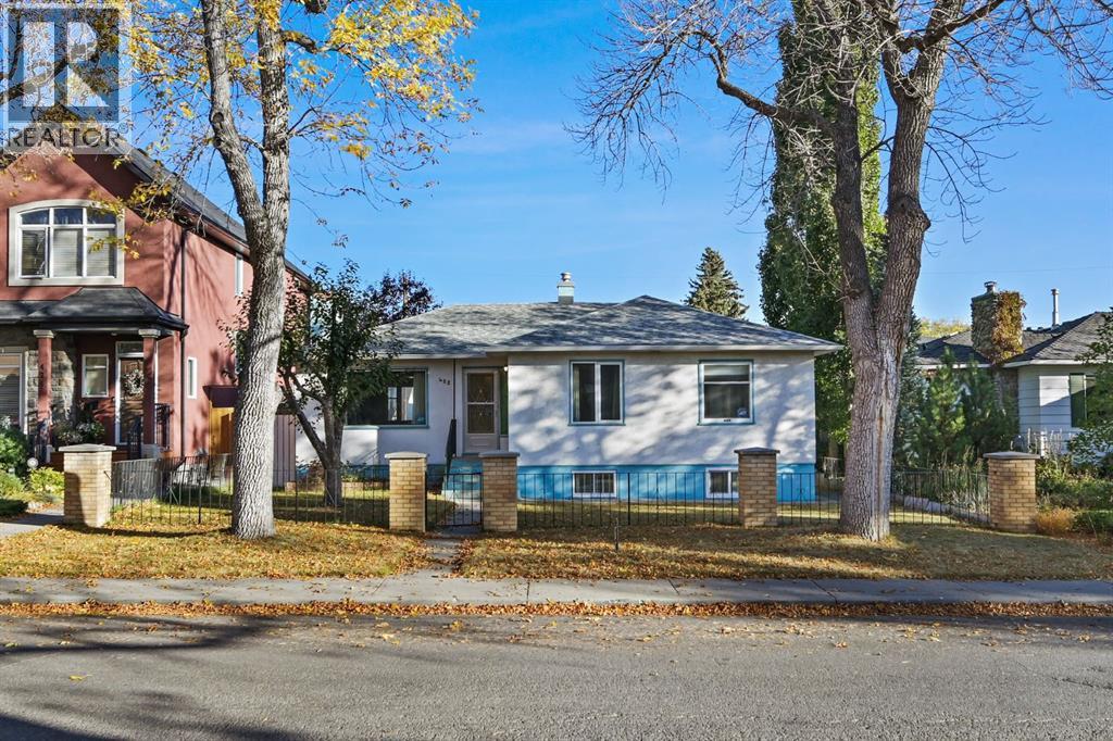422 23 Avenue Nw, Calgary, Alberta  T2M 1S4 - Photo 2 - A2261183