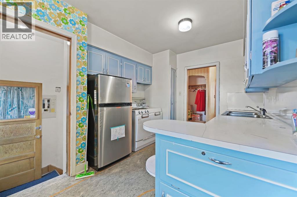 422 23 Avenue Nw, Calgary, Alberta  T2M 1S4 - Photo 4 - A2261183