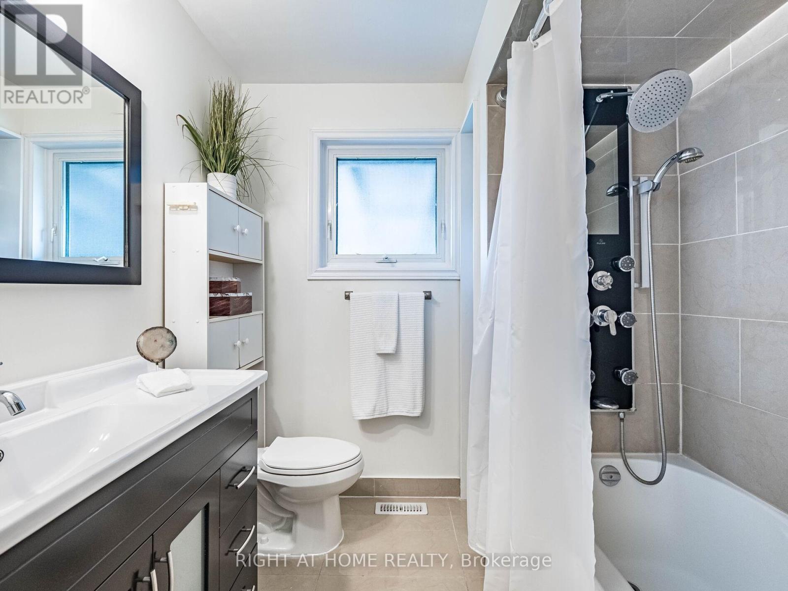 118 Bonham Boulevard, Mississauga (Streetsville), Ontario  L5M 1C7 - Photo 29 - W12445085