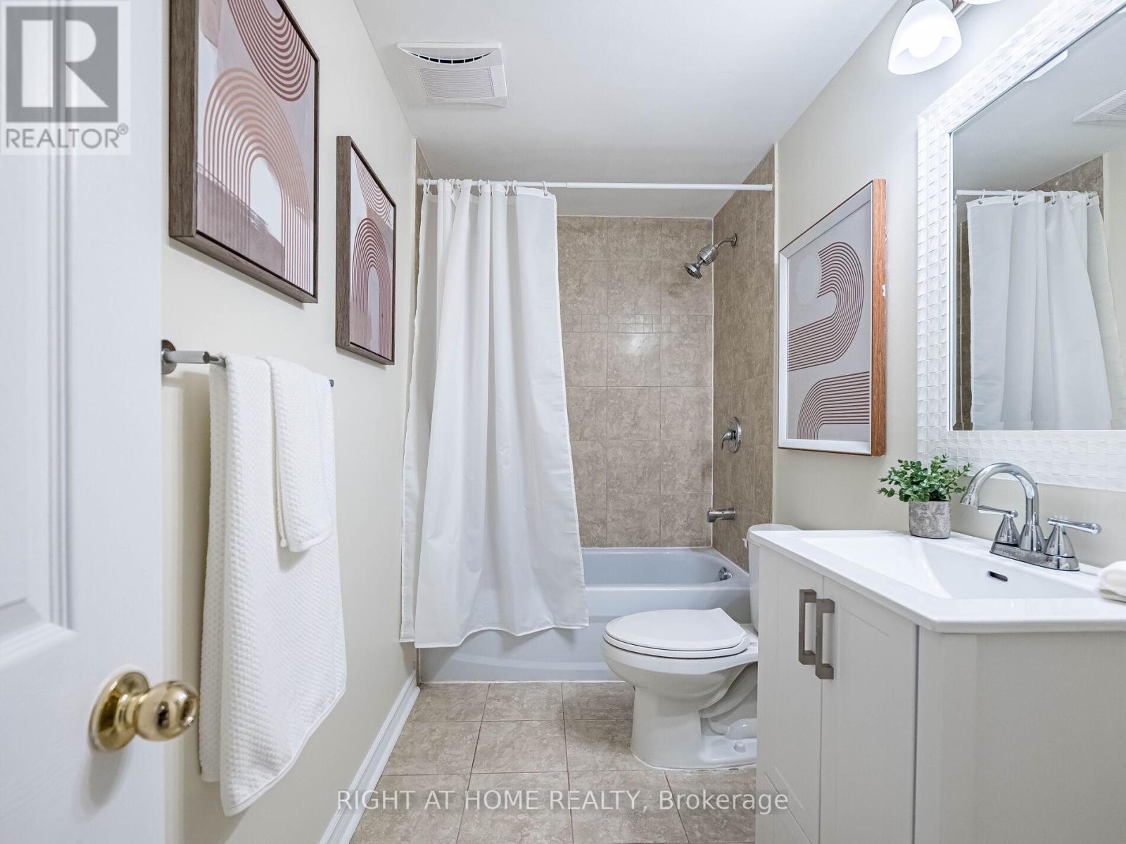 118 Bonham Boulevard, Mississauga (Streetsville), Ontario  L5M 1C7 - Photo 42 - W12445085