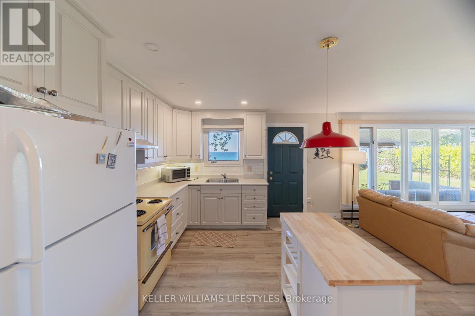 72553 Princess Street, Bluewater (Hay), Ontario  N0M 2T0 - Photo 6 - X12445101