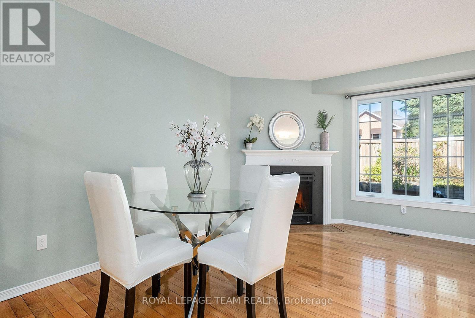 93 Royal Oak Court Court, Ottawa, Ontario  K1T 3N9 - Photo 12 - X12445100