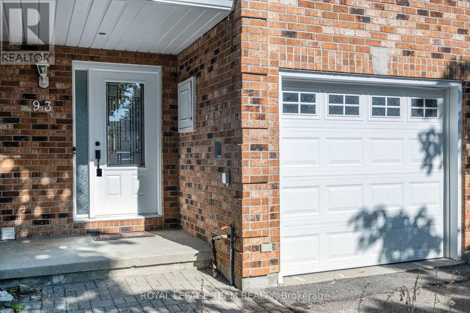 93 Royal Oak Court Court, Ottawa, Ontario  K1T 3N9 - Photo 3 - X12445100