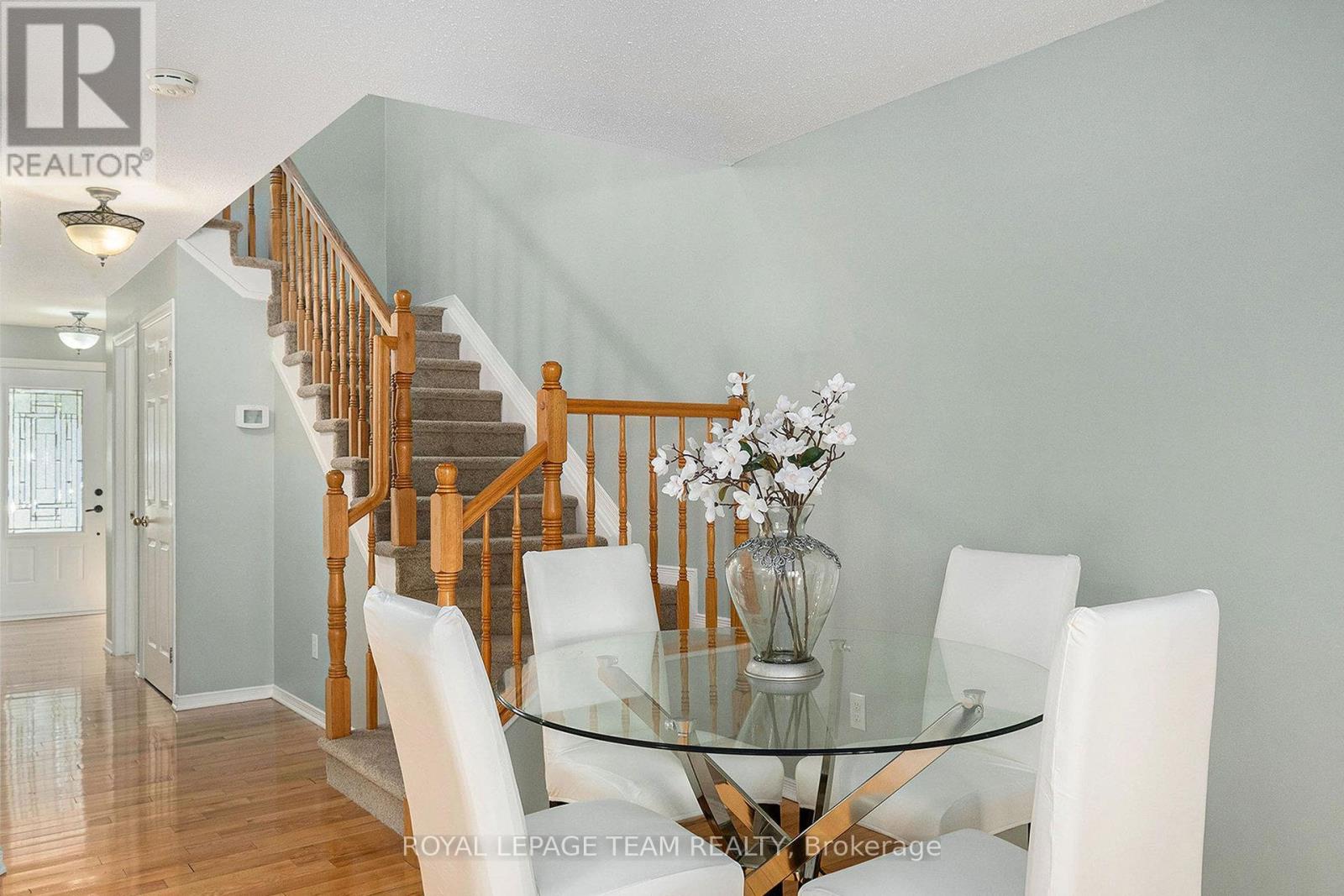 93 Royal Oak Court Court, Ottawa, Ontario  K1T 3N9 - Photo 9 - X12445100
