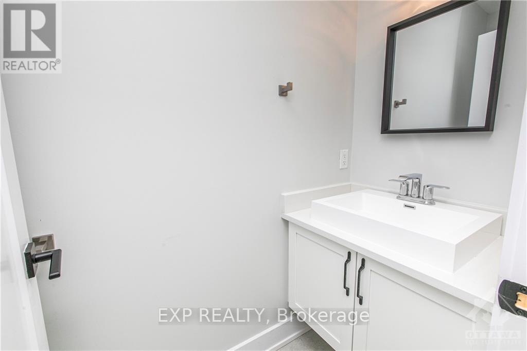 A - 861 Connaught Avenue, Ottawa, Ontario  K2B 5M5 - Photo 3 - X12445122