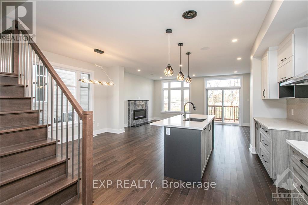 A - 861 Connaught Avenue, Ottawa, Ontario  K2B 5M5 - Photo 4 - X12445122