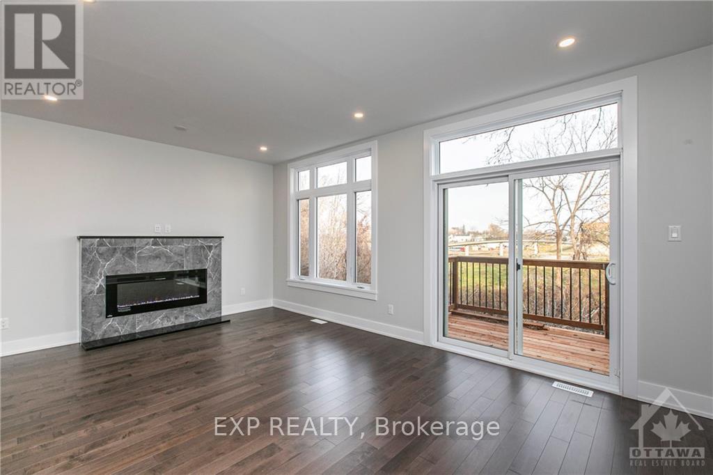 A - 861 Connaught Avenue, Ottawa, Ontario  K2B 5M5 - Photo 5 - X12445122