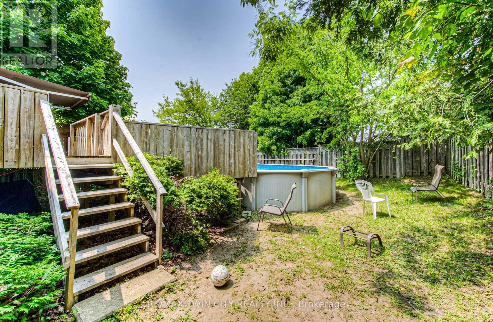 82 Roseneath Crescent, Kitchener, Ontario  N2E 1V9 - Photo 35 - X12445054