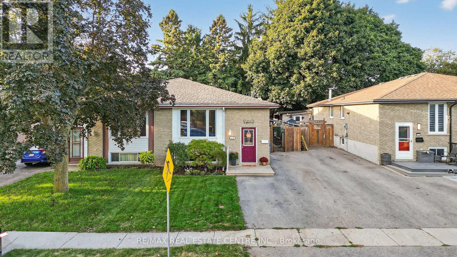 1131 Pearson Drive, Woodstock (Woodstock - North), Ontario  N4S 8J4 - Photo 1 - X12445069