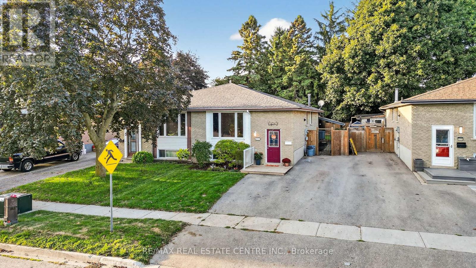1131 Pearson Drive, Woodstock (Woodstock - North), Ontario  N4S 8J4 - Photo 2 - X12445069