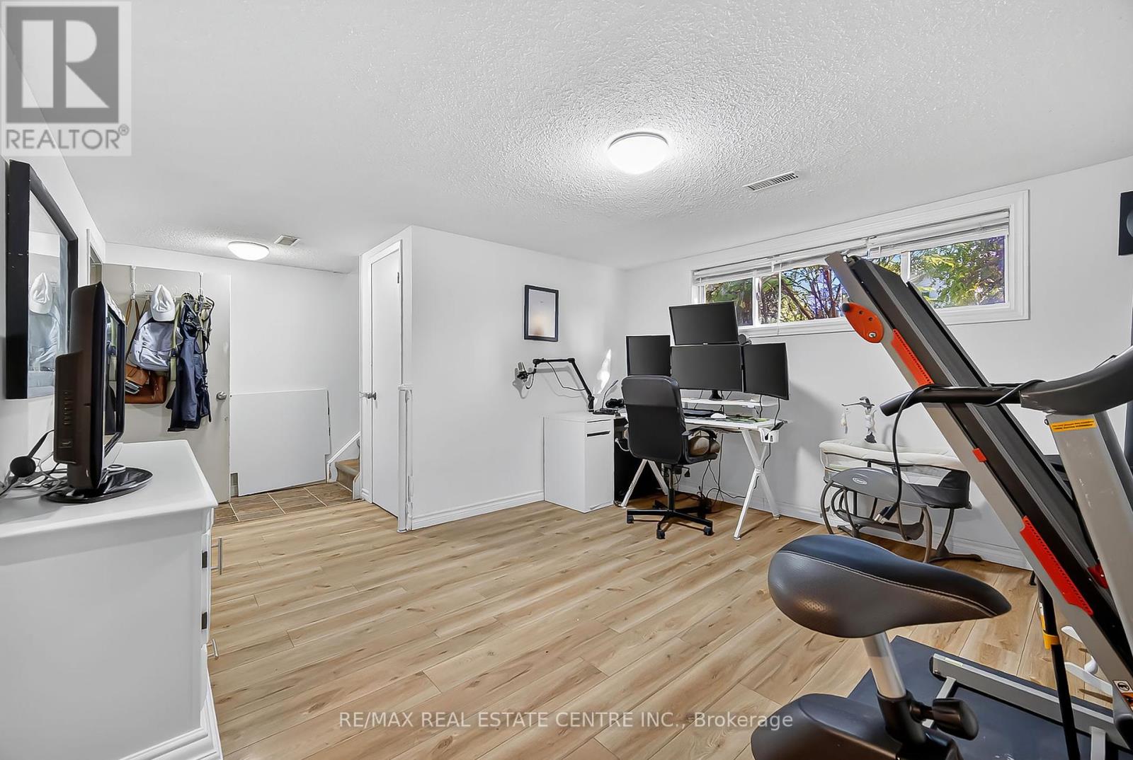 1131 Pearson Drive, Woodstock (Woodstock - North), Ontario  N4S 8J4 - Photo 24 - X12445069