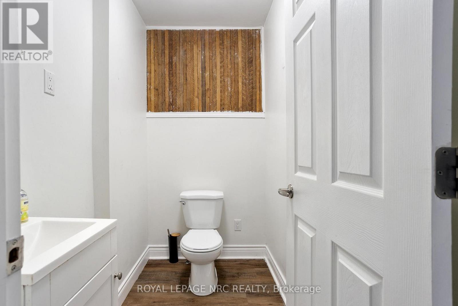 301 Derby Road, Fort Erie, Ontario  L0S 1B0 - Photo 10 - X12445133