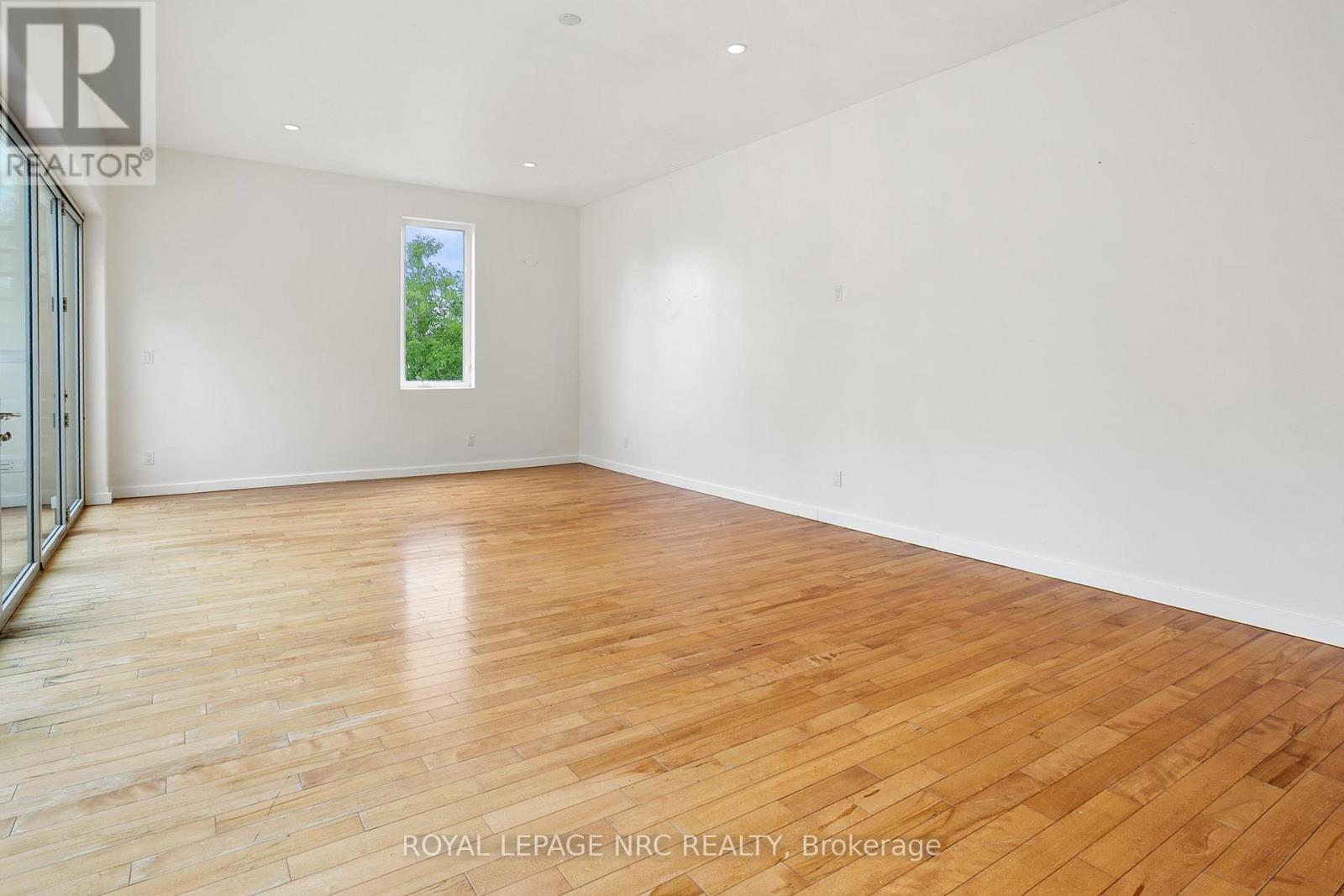 301 Derby Road, Fort Erie, Ontario  L0S 1B0 - Photo 27 - X12445133