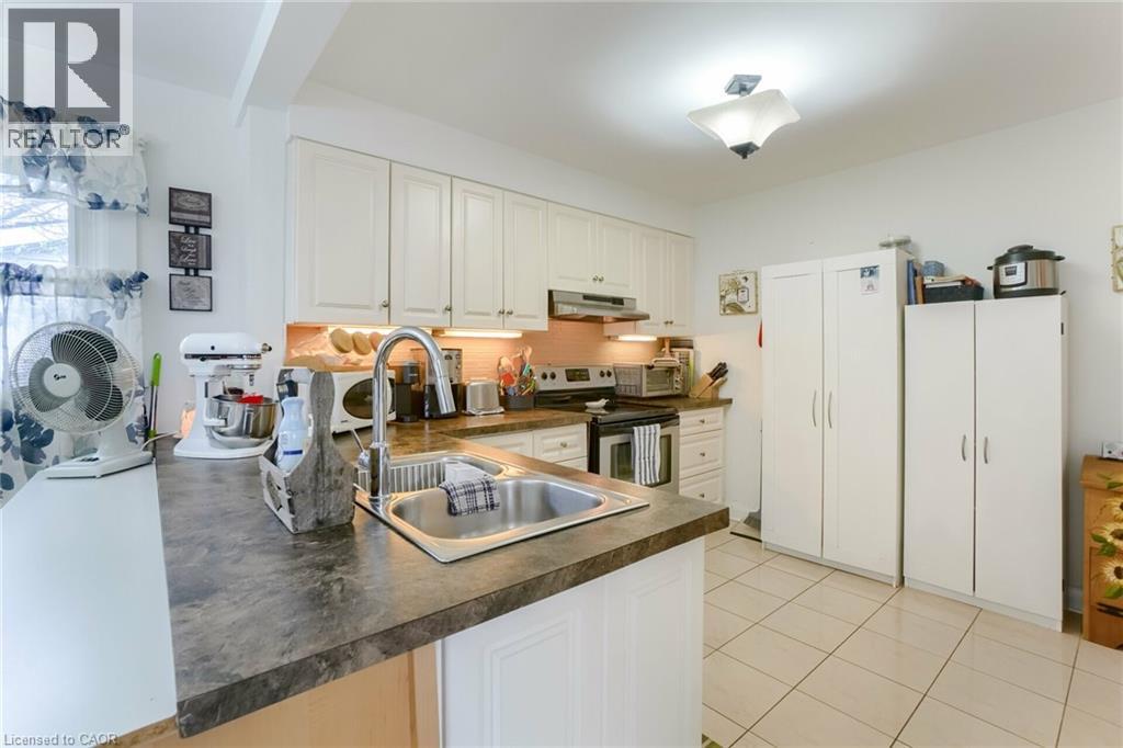 160 Welland Avenue, St. Catharines, Ontario  L2R 2N6 - Photo 8 - 40776432