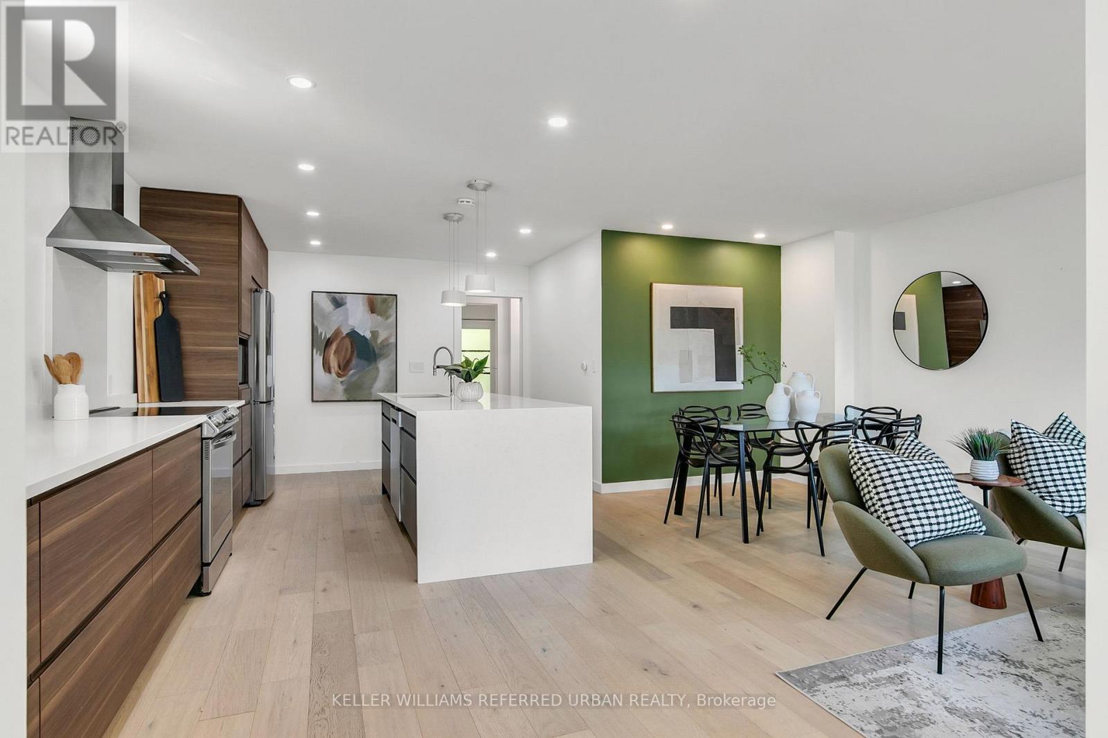 106 LEYTON AVENUE, Toronto, Ontario