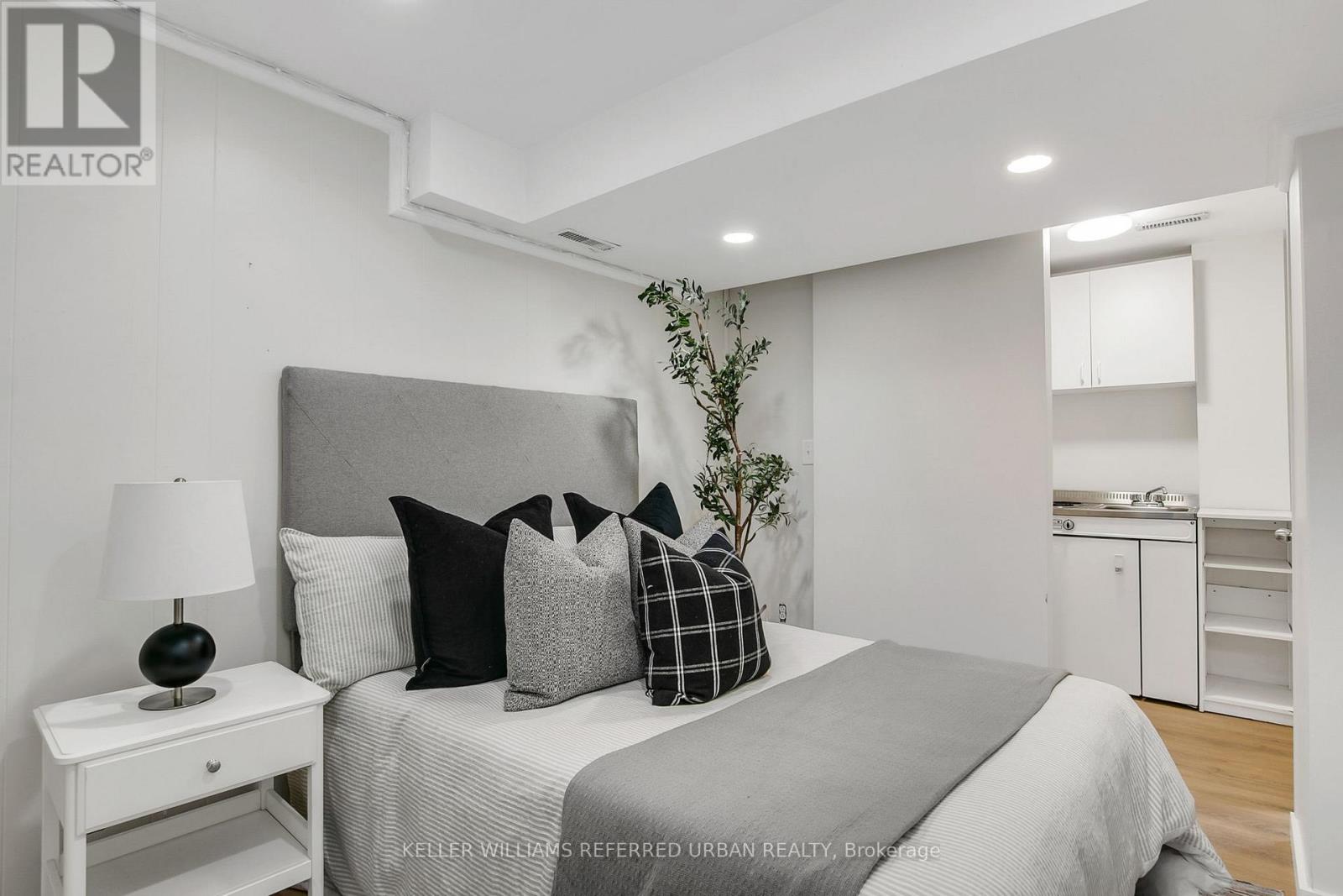 106 Leyton Avenue, Toronto, Ontario  M1L 3T8 - Photo 41 - E12434222