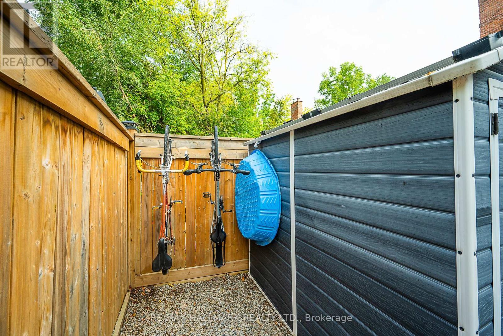 3318 Bathurst Street, Toronto, Ontario  M6A 2B6 - Photo 32 - C12425038