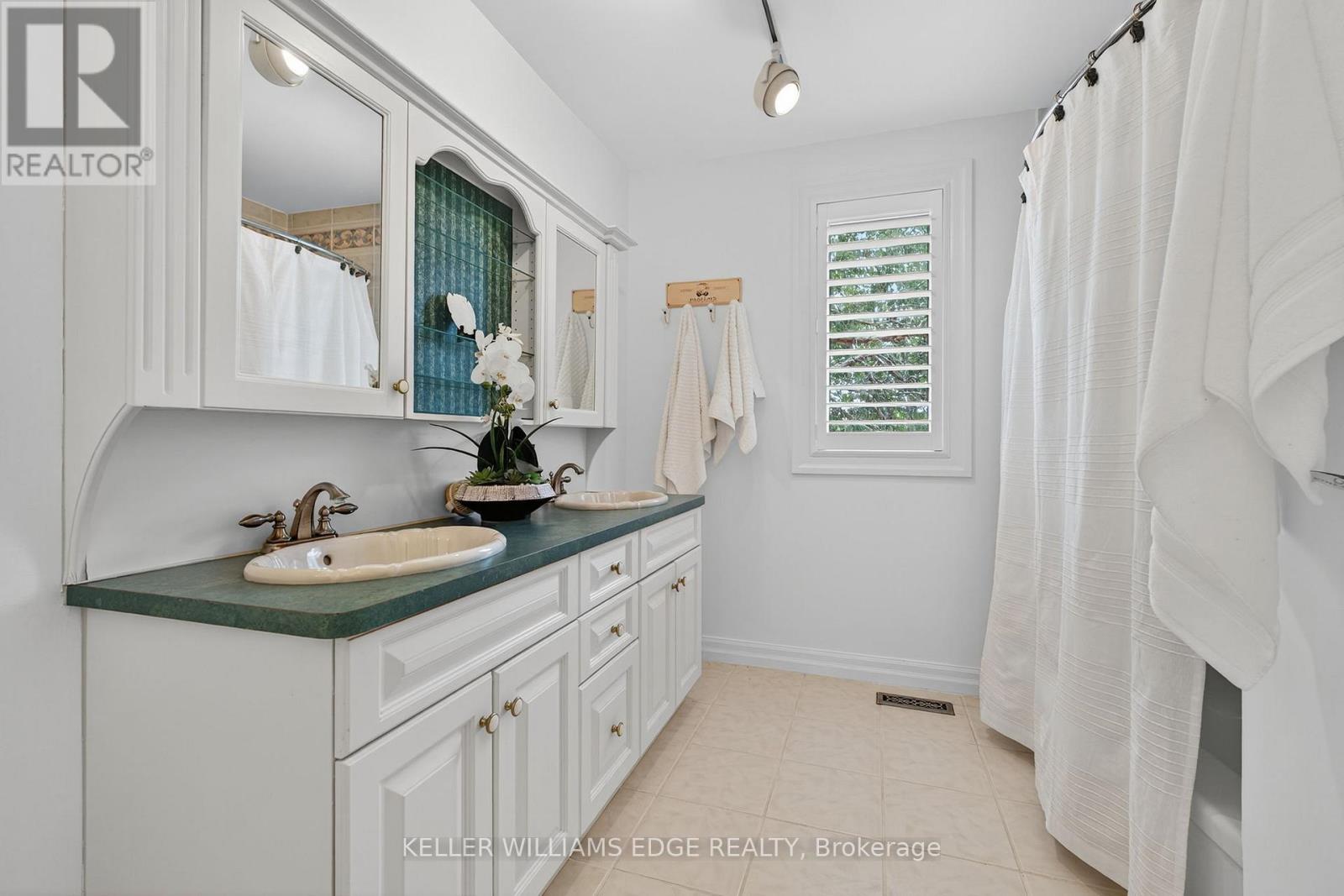 2360 8 Side Road, Burlington, Ontario  L7P 0M7 - Photo 20 - W12322127