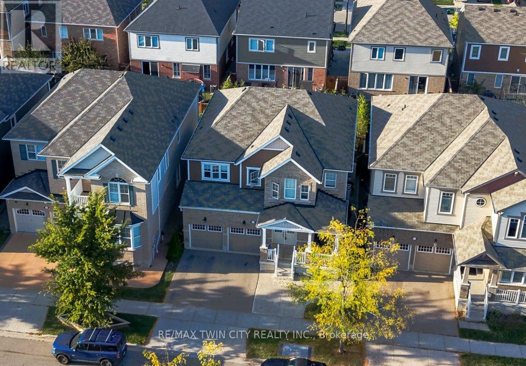 231 Grovehill Crescent, Kitchener, Ontario  N2R 0K8 - Photo 43 - X12444061