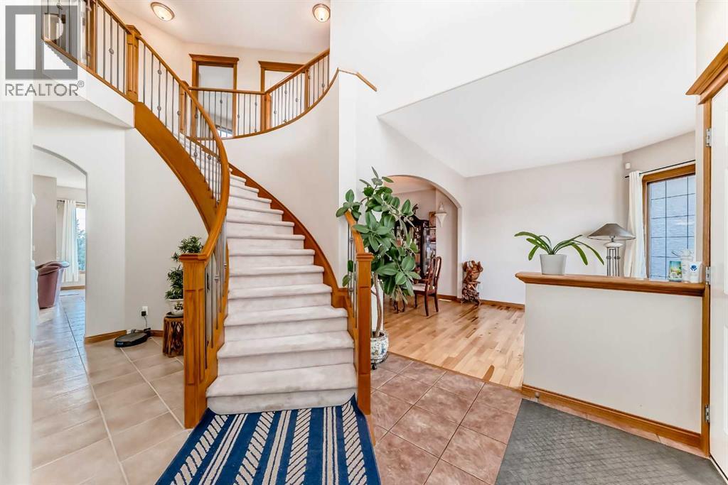 75 Hampstead Way Nw, Calgary, Alberta  T3A 6E5 - Photo 4 - A2251010
