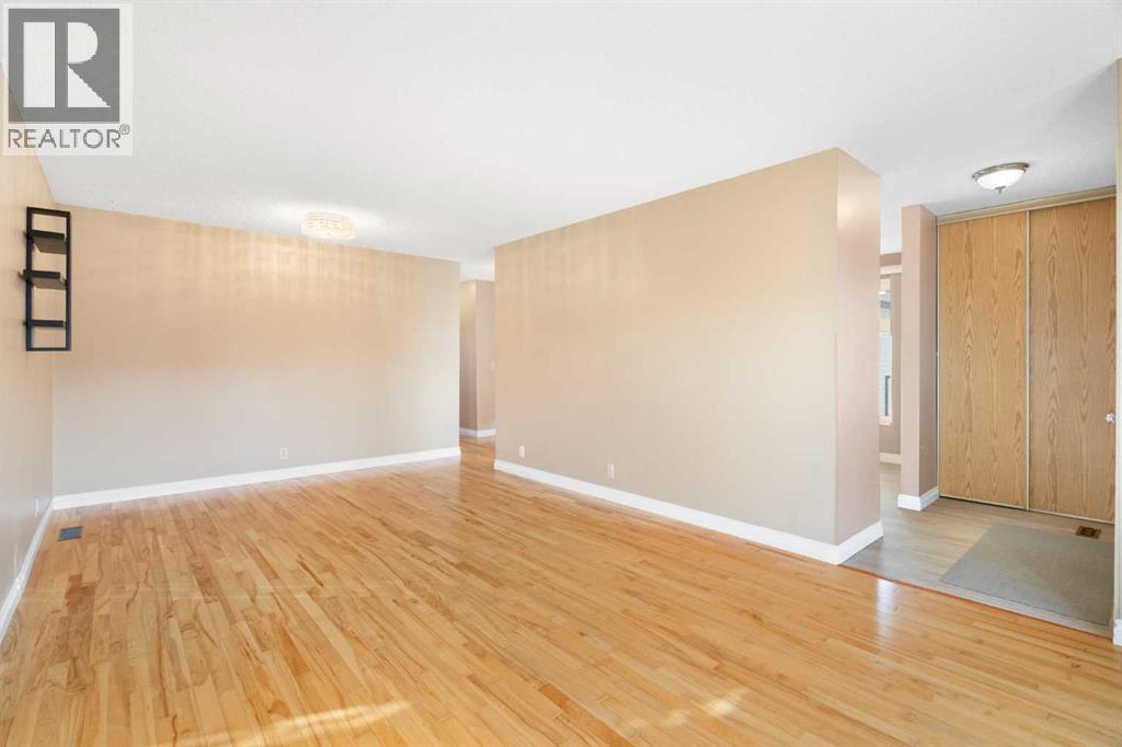 28 Whitworth Road Ne, Calgary, Alberta  T1Y 6A7 - Photo 6 - A2261737