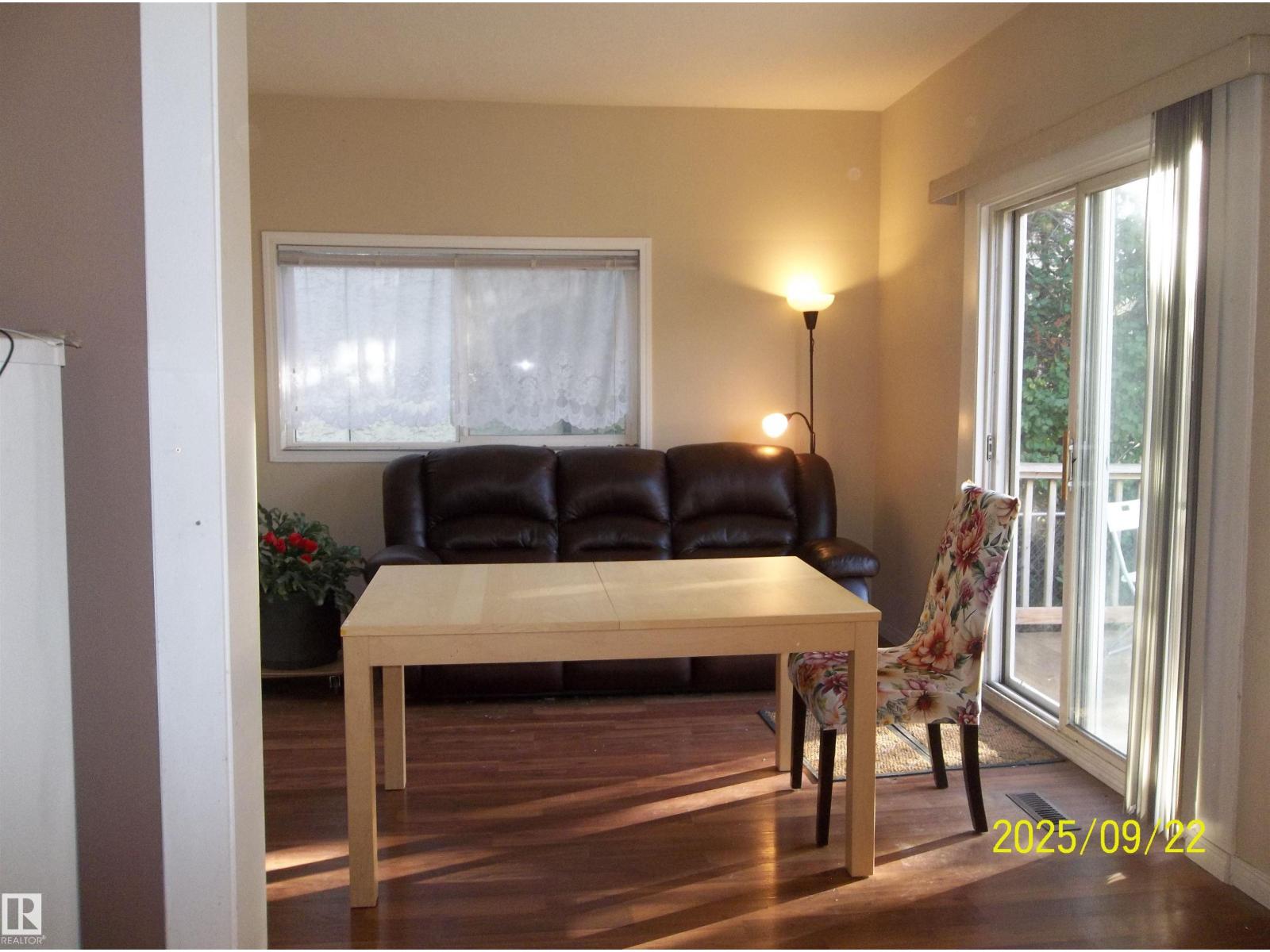 11824 79 St Nw, Edmonton, Alberta  T5B 2L1 - Photo 2 - E4460866